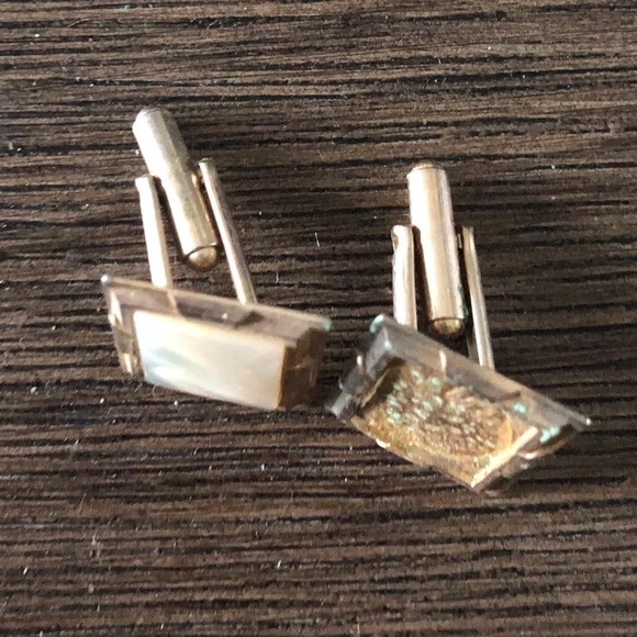 Vintage gold and cream cuff links (tiny Flaw) - Picture 2 of 2